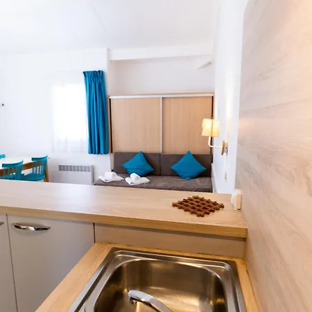 Azureva Du Roi - Port Camargue Aparthotel