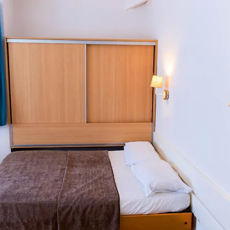 Azureva Du Roi - Port Camargue 3*